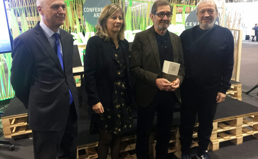 Arturo Catalá, homenajeado en Cevisama por su larga trayectoria profesional