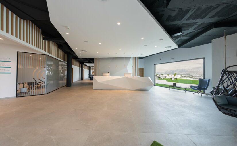 NUEVO PROYECTO DE JOEL SERRA (ÉBANO INTERIORISMO) · HOTEL SYNCROSFERA